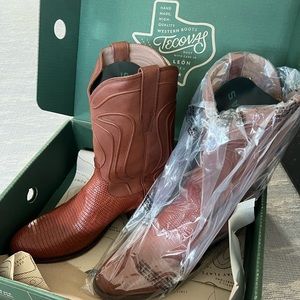 TECOVAS boot. NIB. Size 14EE. The Nolan. Color: Bourbon. Material: Lizard.